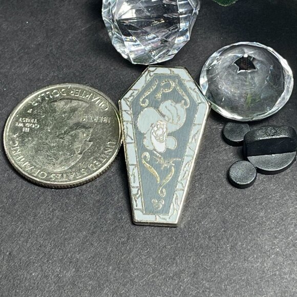 Disney Captain Hook Trading Pin Peter Pan Villain Silver Coffin Lapel Pin Brooch - Picture 4 of 9